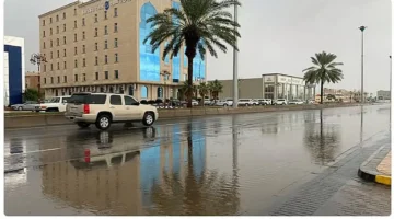 توقعات أرصاد المملكة ليوم الأربعاء تشير إلى أمطار رعدية وسيول وزخات برد